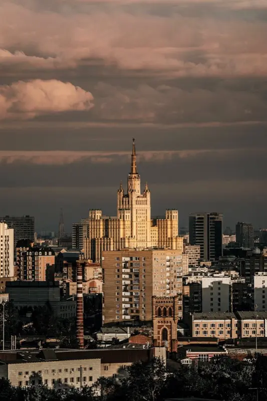 Kotelnicheskaya Embankment Building fénykép HelloRoam eSIM utazási adattal