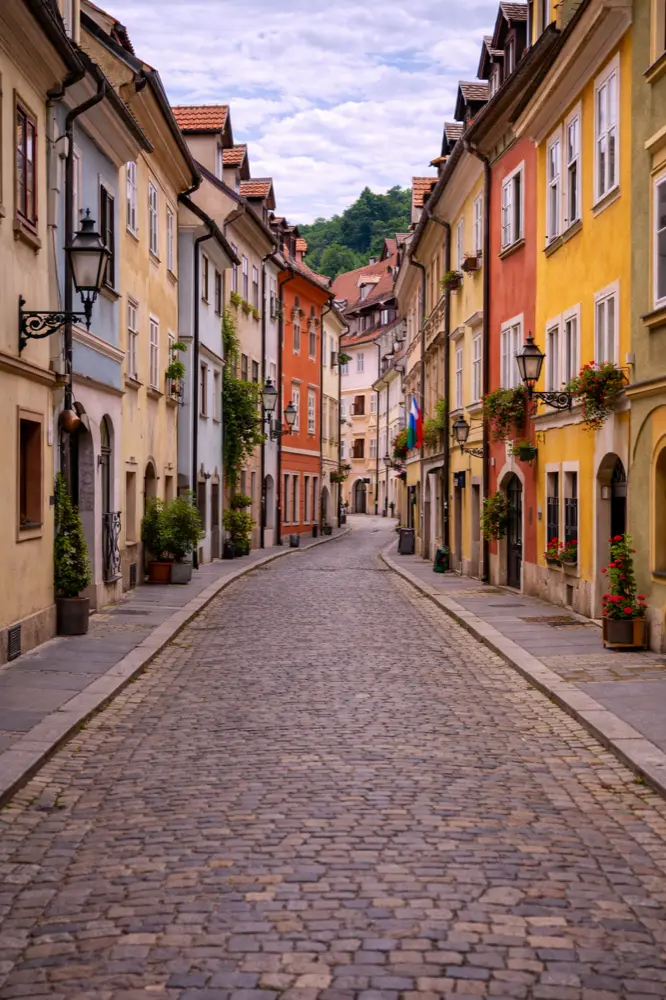 خطة بيانات eSIM من HelloRoam في Ljubljana سلوفينيا مع تغطية موبايل سريعة