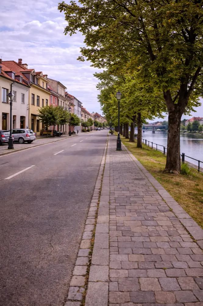 eSIM HelloRoam для путешествия в Maribor, Словения с надёжной связью