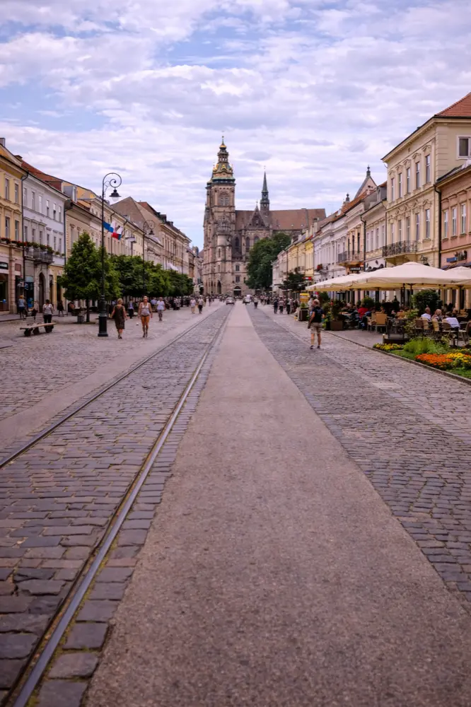 Pakiti ya data ya simu HelloRoam eSIM kwa Kosice katika Slovakia for Bratislava