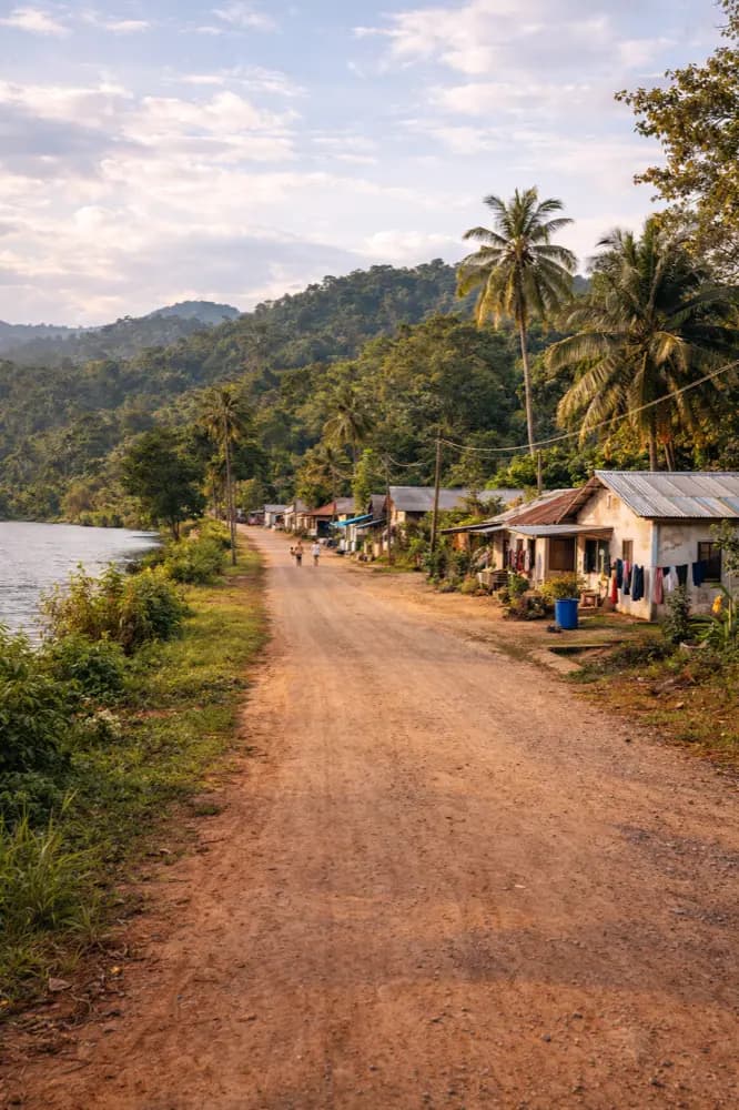 Forfait data eSIM HelloRoam pour Brokopondo en Suriname avec couverture mobile fiable pour les voyageurs