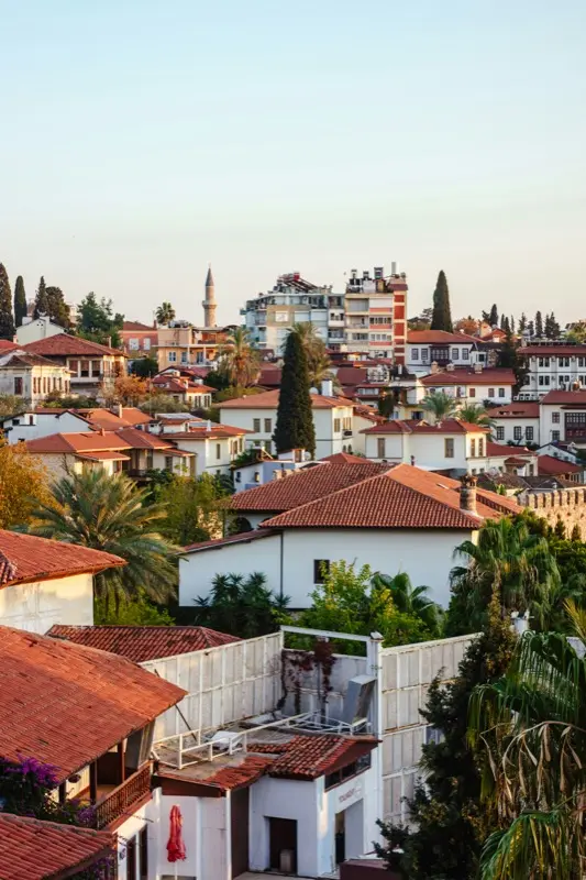 Kaleici ταξιδιωτικός προορισμός με HelloRoam eSIM για σύνδεση στο internet