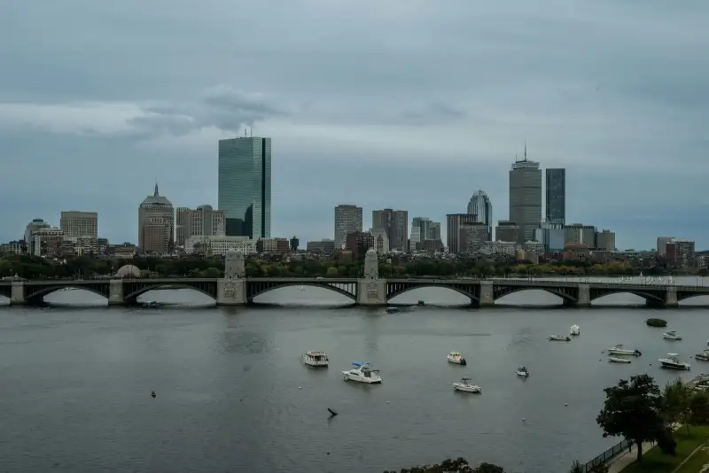 Boston eSIM plan with T-Mobile 5G network - travel data from $3.35/day - no extra charges