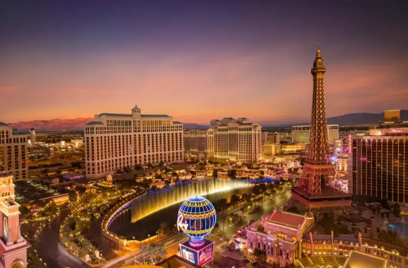 Las Vegas eSIM plan with T-Mobile 5G network - travel data from $3.35/day - no extra charges
