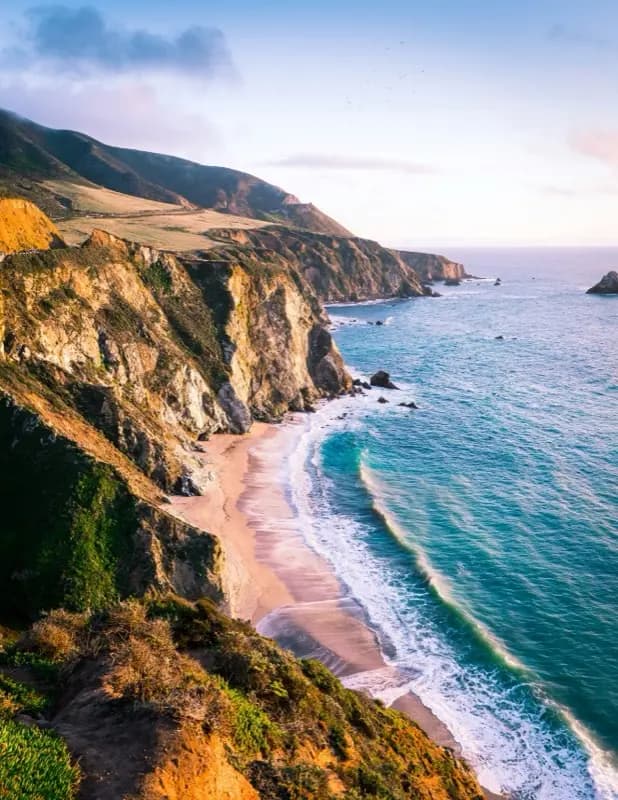 Big Sur con plan de datos HelloRoam eSIM para conectividad de viajeros