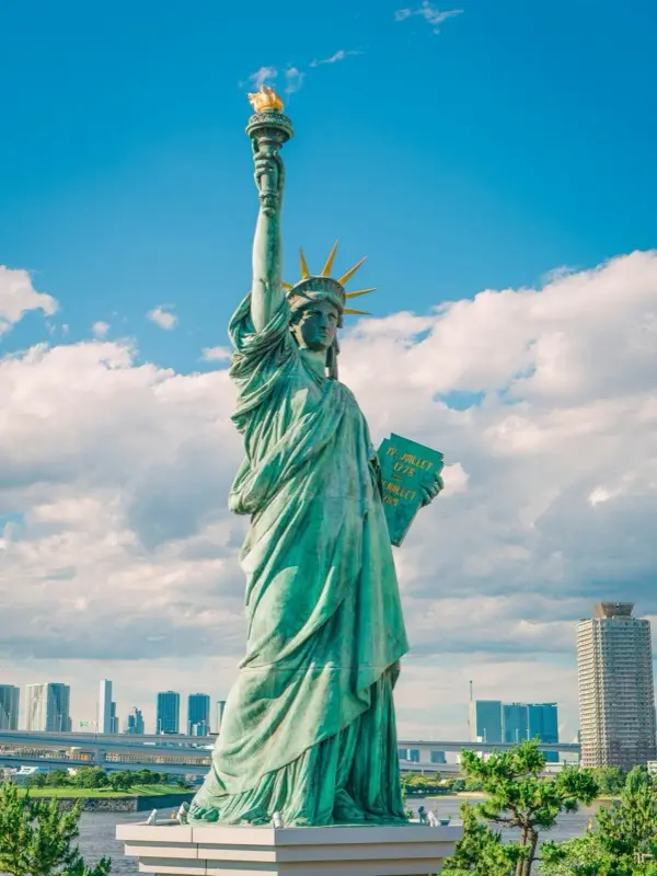 Statue of Liberty met HelloRoam eSIM om verbonden te blijven tijdens uw reis