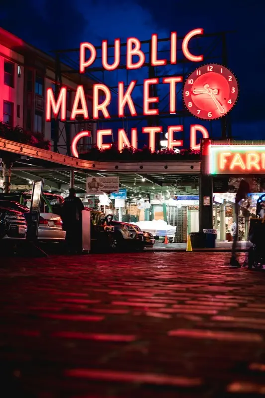 Pike Place Market 旅行先 HelloRoam eSIMでインターネット接続