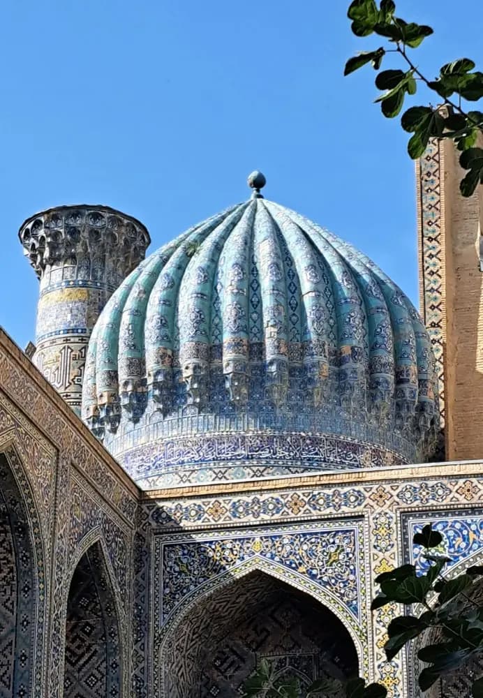 Travel data for Samarkand Uzbekistan with HelloRoam eSIM coverage and fast mobile internet