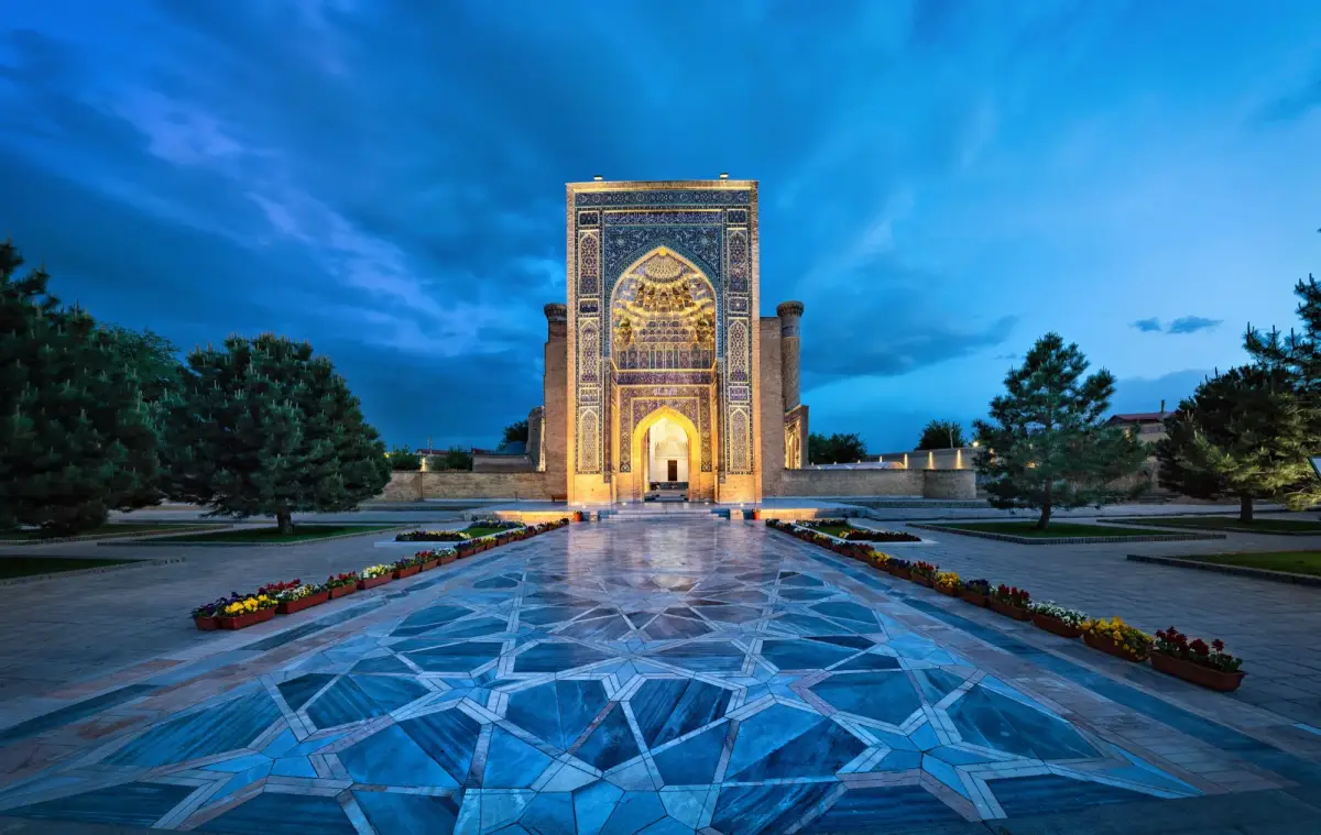 HelloRoam eSIM-dataplan voor Oezbekistan met snelle mobiele dekking voor reizigers