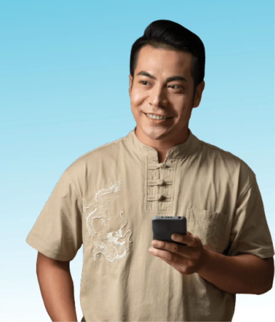 iPhone แสดงหน้าจอติดตั้ง HelloRoam eSIM