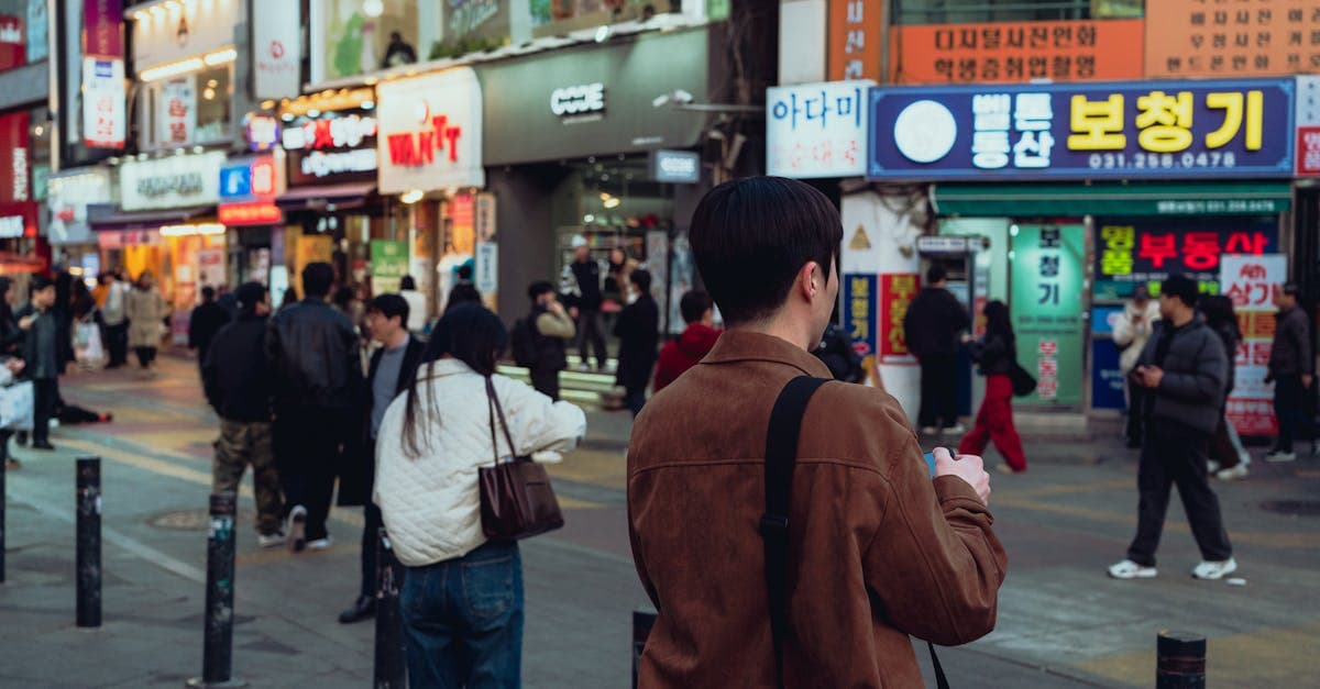 Kolorowa ulica w Suwon w Korei Południowej — jaka najlepsza karta eSIM dla Polaków podróżujących do Japonii i Azji