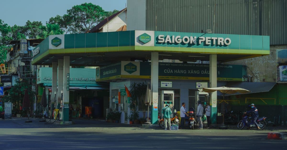 Petro Travel Center Guide: Amenities, Services, and Road Connectivity - eSIM and international travel guide by HelloRoam