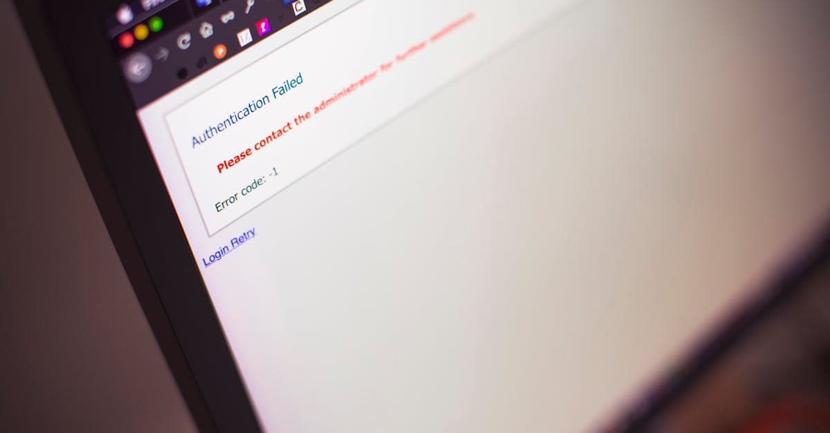 認証失敗のメッセージが表示されたコンピュータ画面のクローズアップ。パスワードロックやSMS認証エラーのトラブル対処を示す画像。