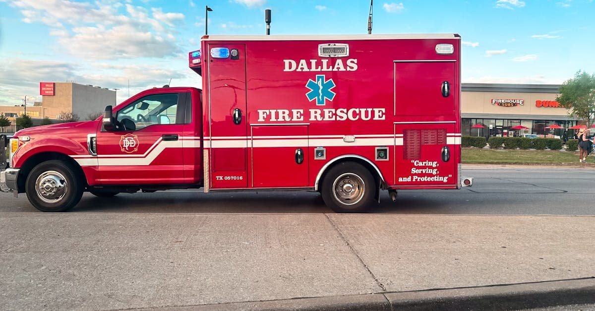 Ambulanza di soccorso in servizio, simbolo delle emergenze mediche coperte dalla tessera sanitaria europea