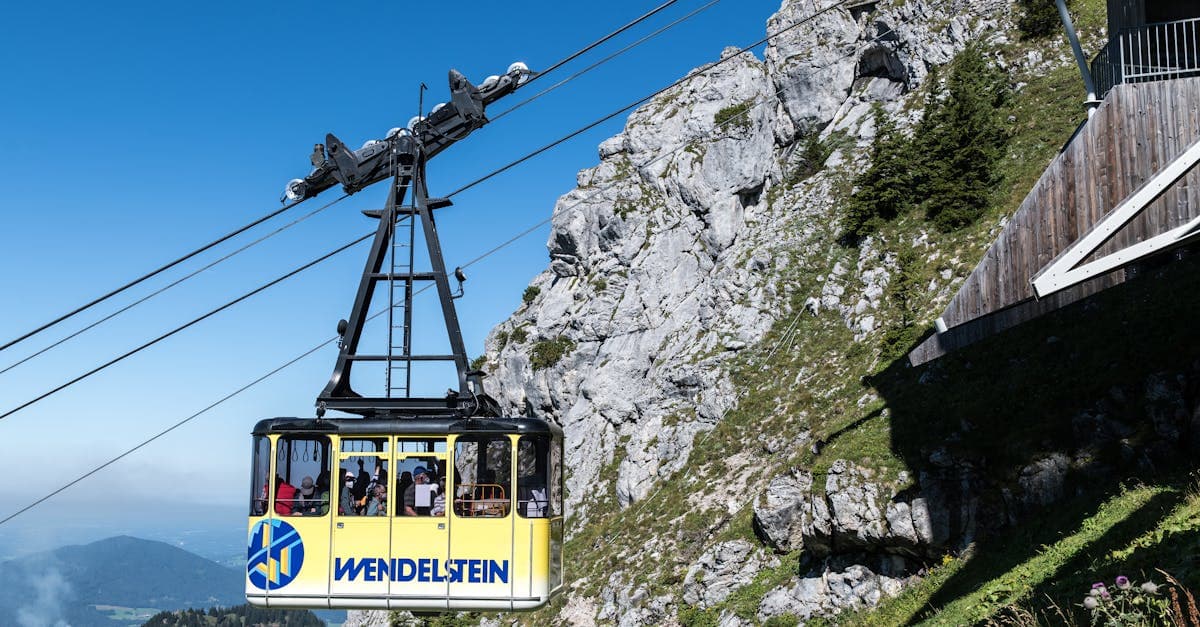 Atemberaubende Aussicht von der Wendelstein-Seilbahn in Bayern – ein unvergesslicher Trip durch Deutschland.