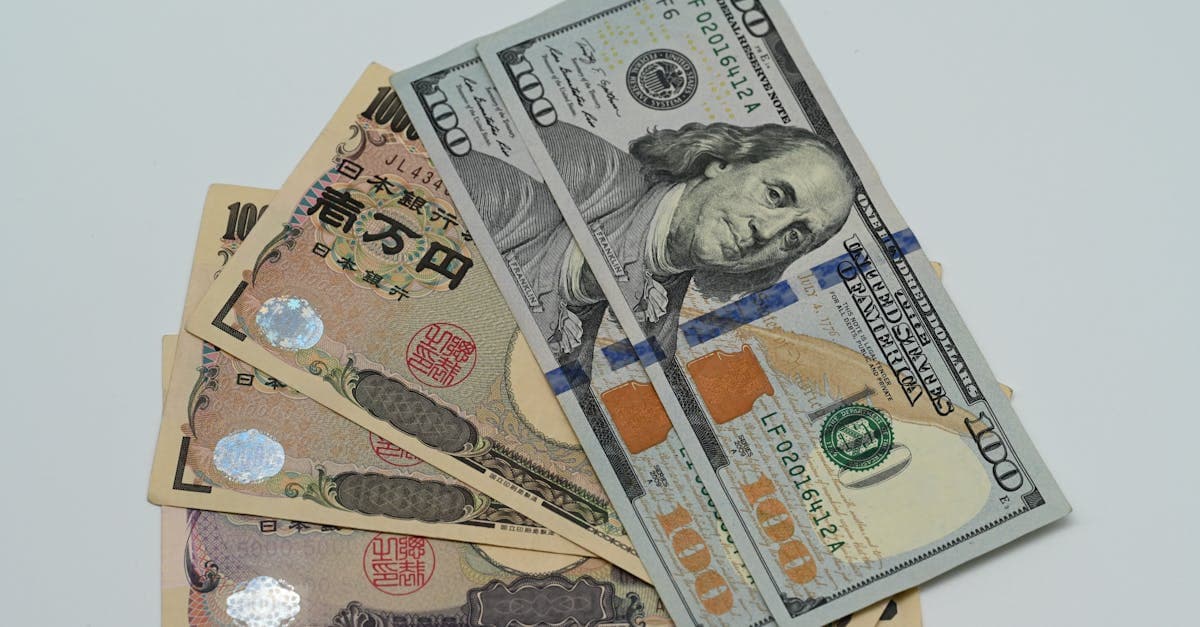 Japan Currency Guide for Indian Travelers: Yen, Rates, and Cash Tips 2026 - eSIM travel guide by HelloRoam