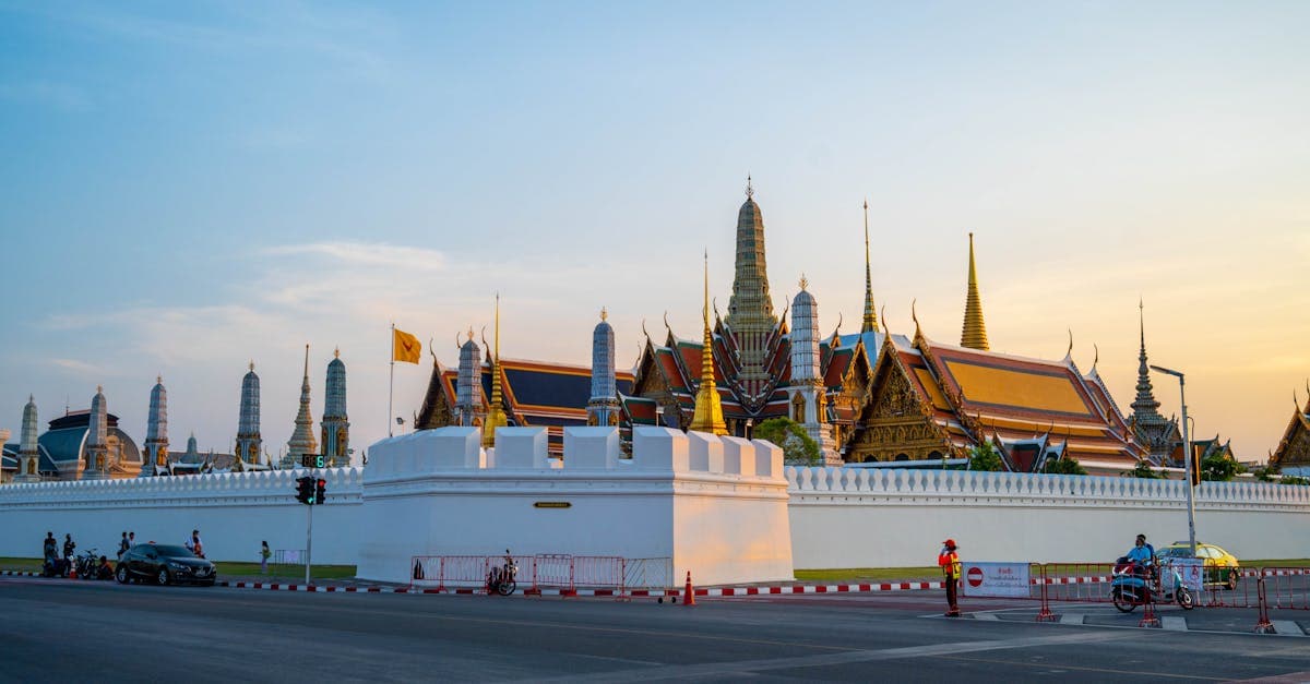 eSIM Thailand 2026: Tarife, Aktivierung und die besten Anbieter im Vergleich - eSIM and international travel guide by HelloRoam