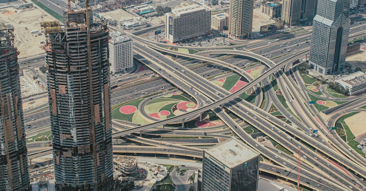 Luftaufnahme von Dubais Stadtbild und Straßennetz – Orientierungshilfe rund um den Flughafen Dubai