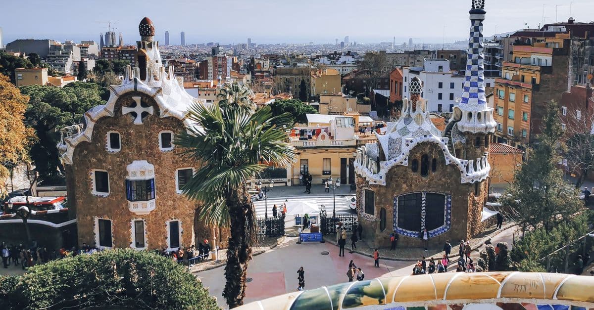 Cosa Vedere a Barcellona: Guida Completa per Italiani 2026 - guida di viaggio e consigli eSIM by HelloRoam