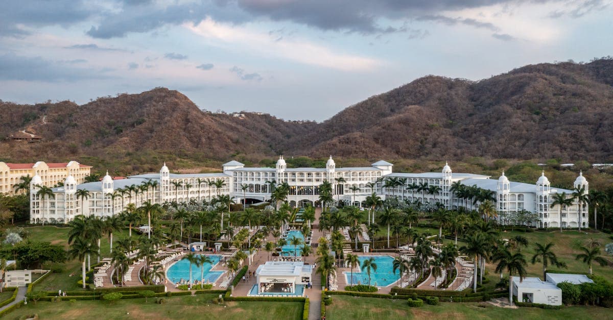 Costa Rica All-Inclusive Resorts: the Complete Canadian Travel Guide for 2026 - eSIM travel guide by HelloRoam