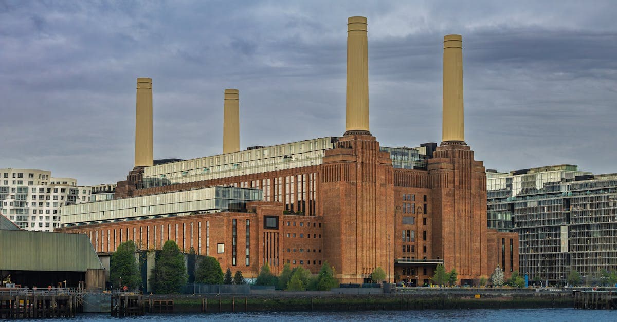 La Battersea Power Station sulle rive del Tamigi, cuore della Londra autentica lontana dai circuiti turistici