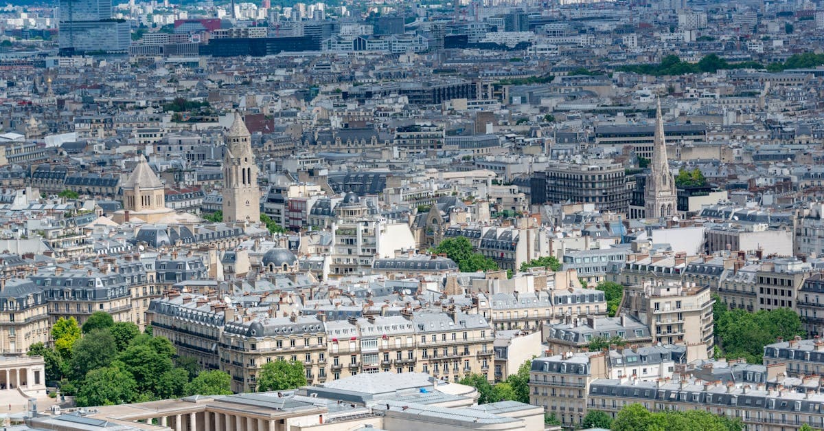 Aerial view of Paris showcasing grand historic architecture and skyline to help plan the best time to visit Paris