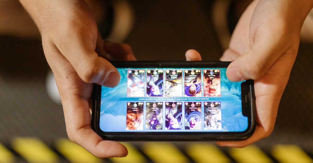 Hands tapping a smartphone game interface, following steps to set up and play Gartic Phone