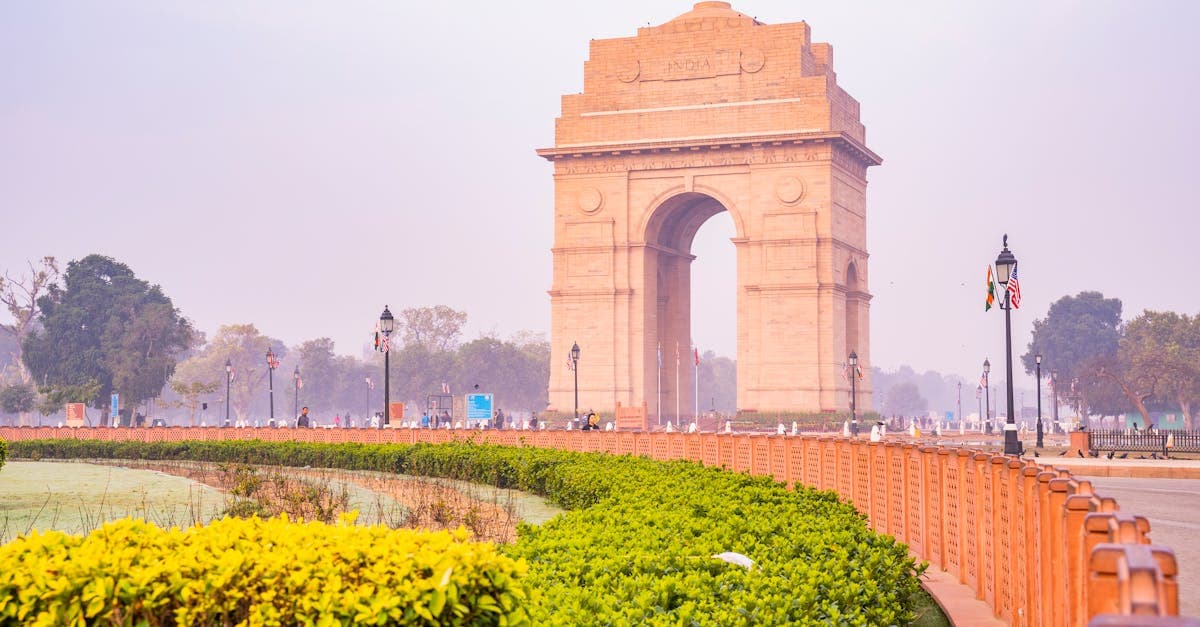 India Gate monument in New Delhi, accessible to travellers arriving via toronto to delhi flights with an eSIM