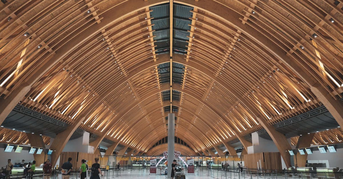 Interior moderno y espacioso de El Paso International Airport que confirma su carácter internacional