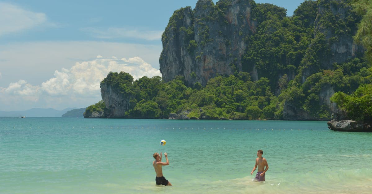สิ่งที่ต้องทำในอ่าวนาง: คู่มือท่องเที่ยวฉบับสมบูรณ์ปี 2026 - eSIM travel guide by HelloRoam