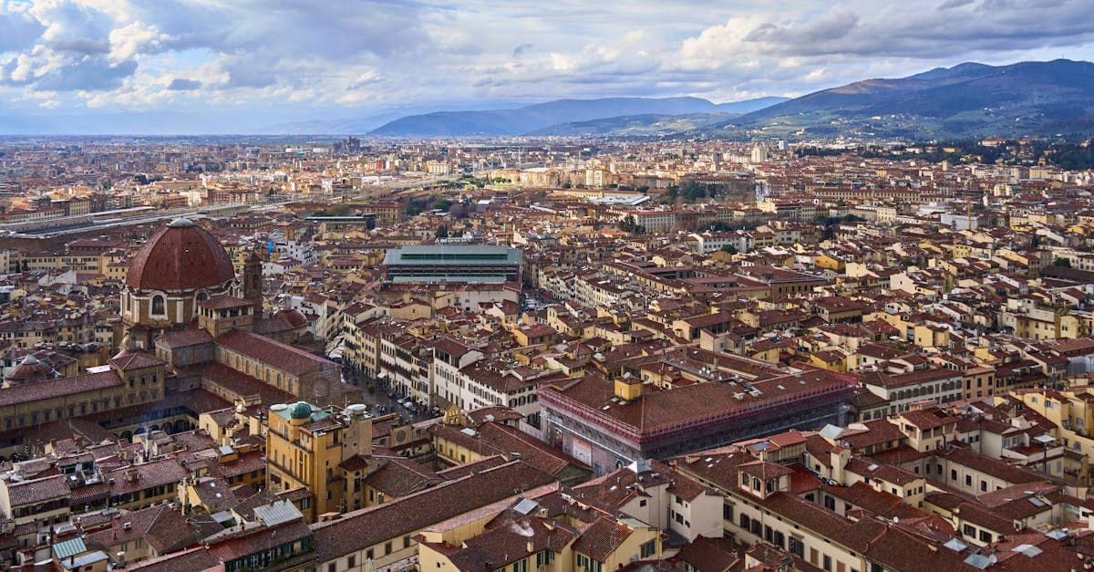 Panorama aereo di Firenze con architettura storica, scenario perfetto per chi esplora come funziona il sistema passaporti on line.
