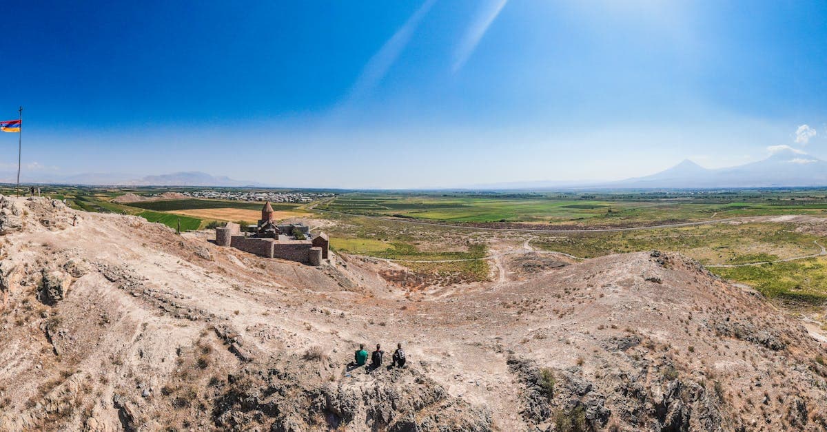 باقات سياحية إلى أرمينيا من الإمارات 2026: الدليل الشامل للمسافر العربي - eSIM and international travel guide by HelloRoam