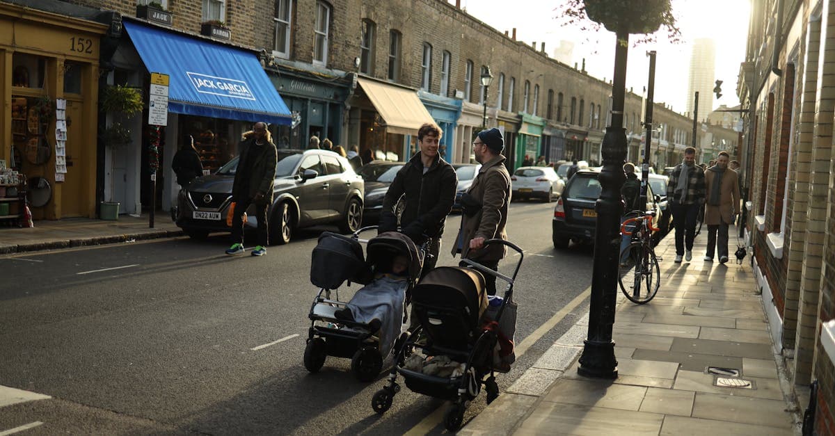 Best Travel Strollers for UK Families: Lightweight, Cabin-Ready Picks for 2026 - article thumbnail