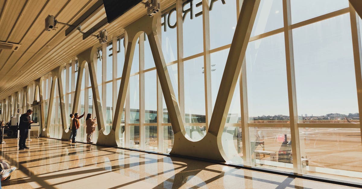 Aeropuerto Internacional de El Paso: Guía Completa para Viajeros Mexicanos 2026 - eSIM travel guide by HelloRoam