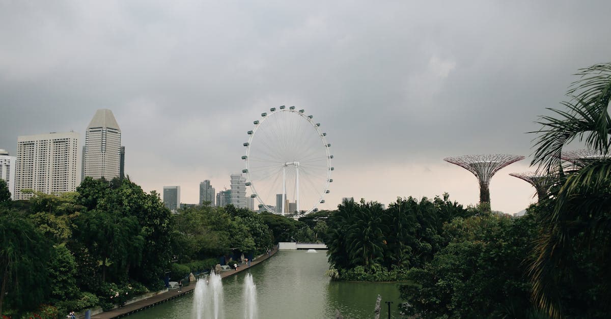 Day-by-day Singapore itinerary view of the city skyline, Singapore Flyer, and lush tropical greenery