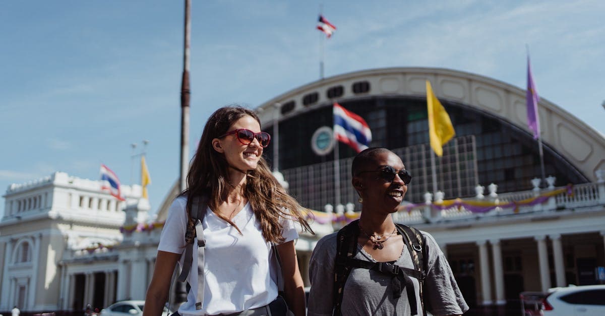 ทำงานต่างประเทศ 2569: เงินเดือน ประเทศยอดนิยม และขั้นตอนสมัครสำหรับแรงงานไทย - eSIM travel guide by HelloRoam