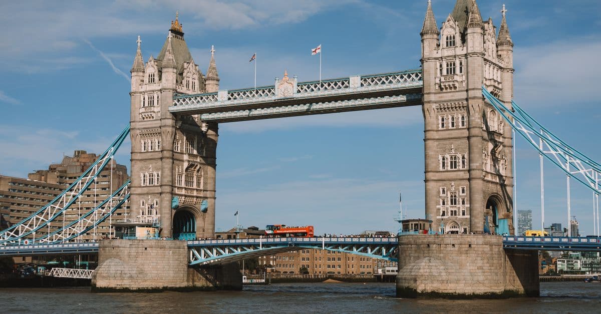 What is a Travel ESIM? the UK Traveller's Complete Guide for 2026 - article thumbnail