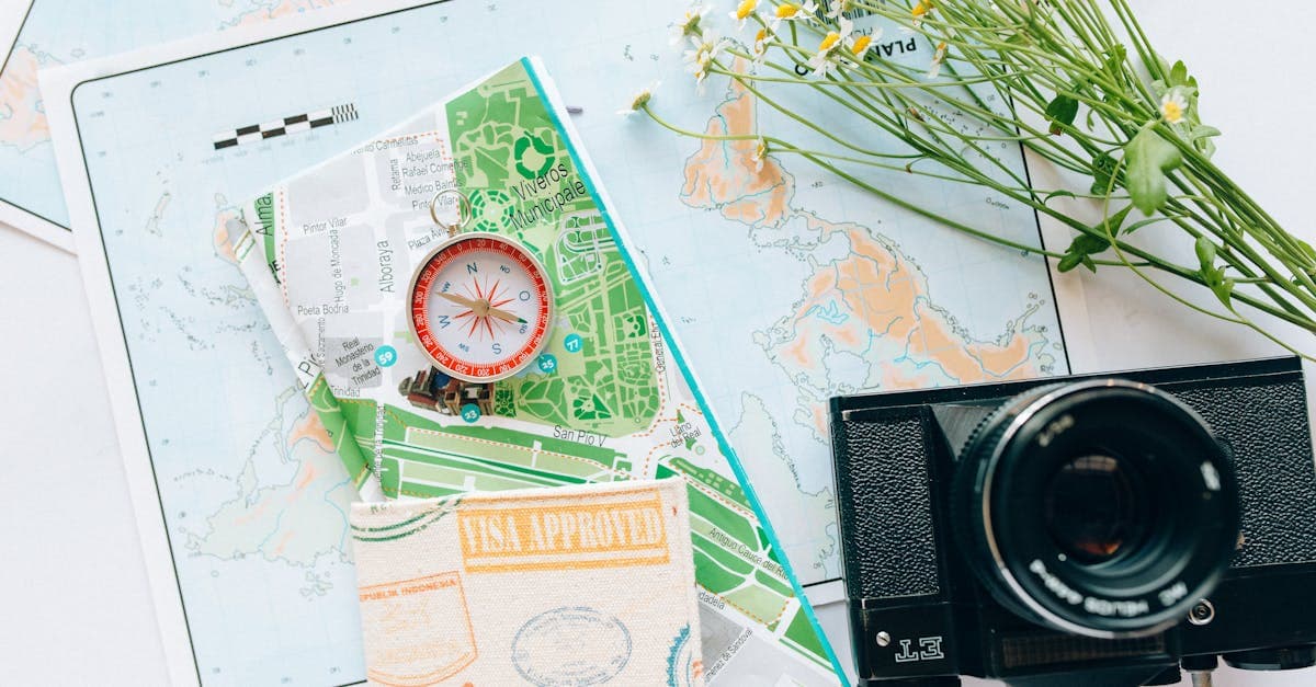 Peta, kompas, dan kamera vintage sebagai panduan lengkap mengurus visa schengen untuk WNI.