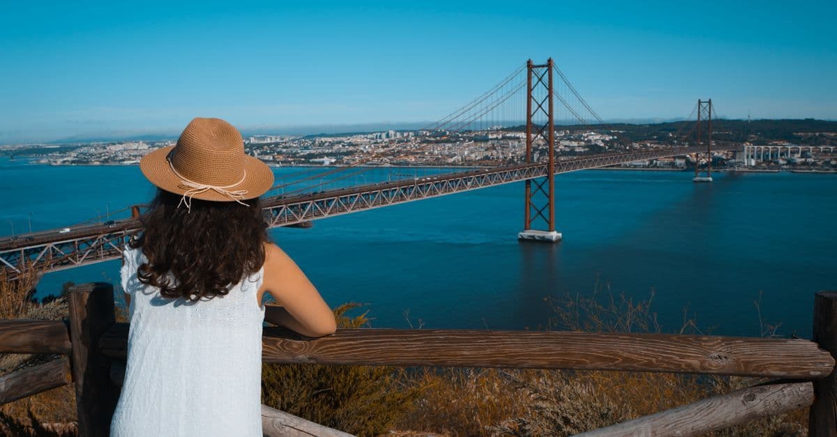 Viagens baratas em 2026: guia completo para portugueses - miniatura do artigo