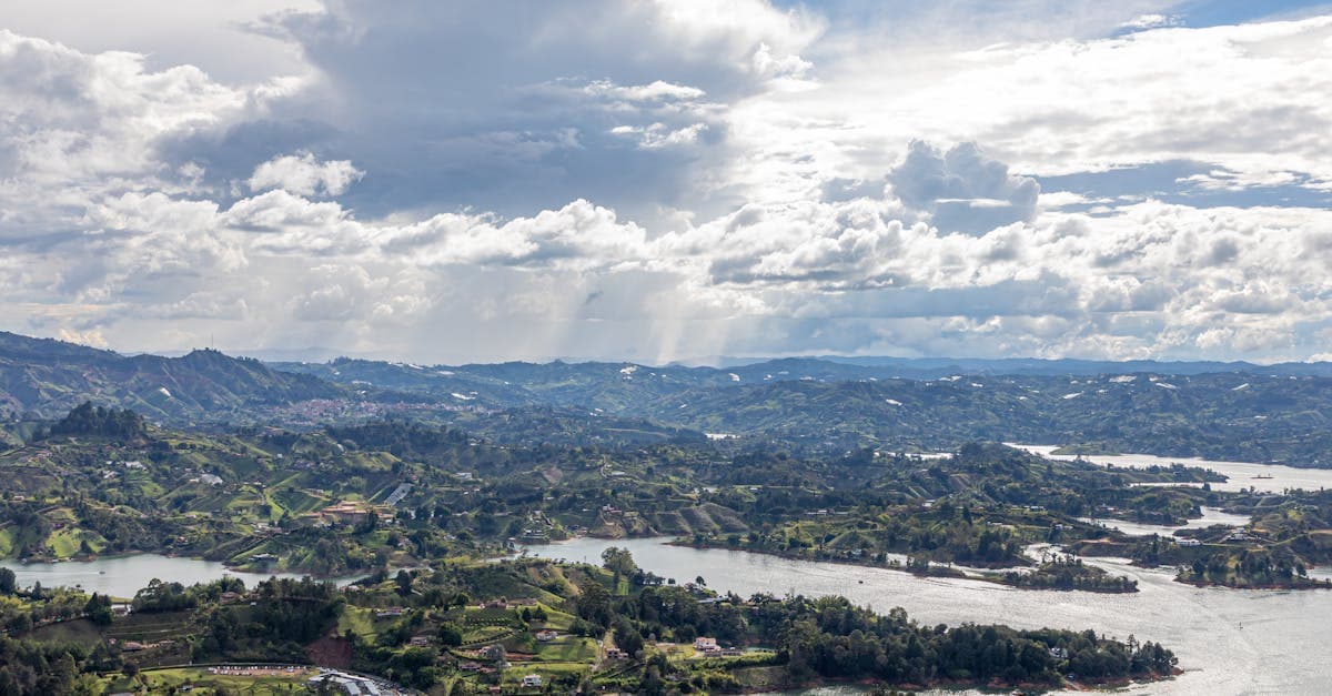 Vuelos a Colombia desde México: guía de precios y destinos 2026 - eSIM travel guide by HelloRoam
