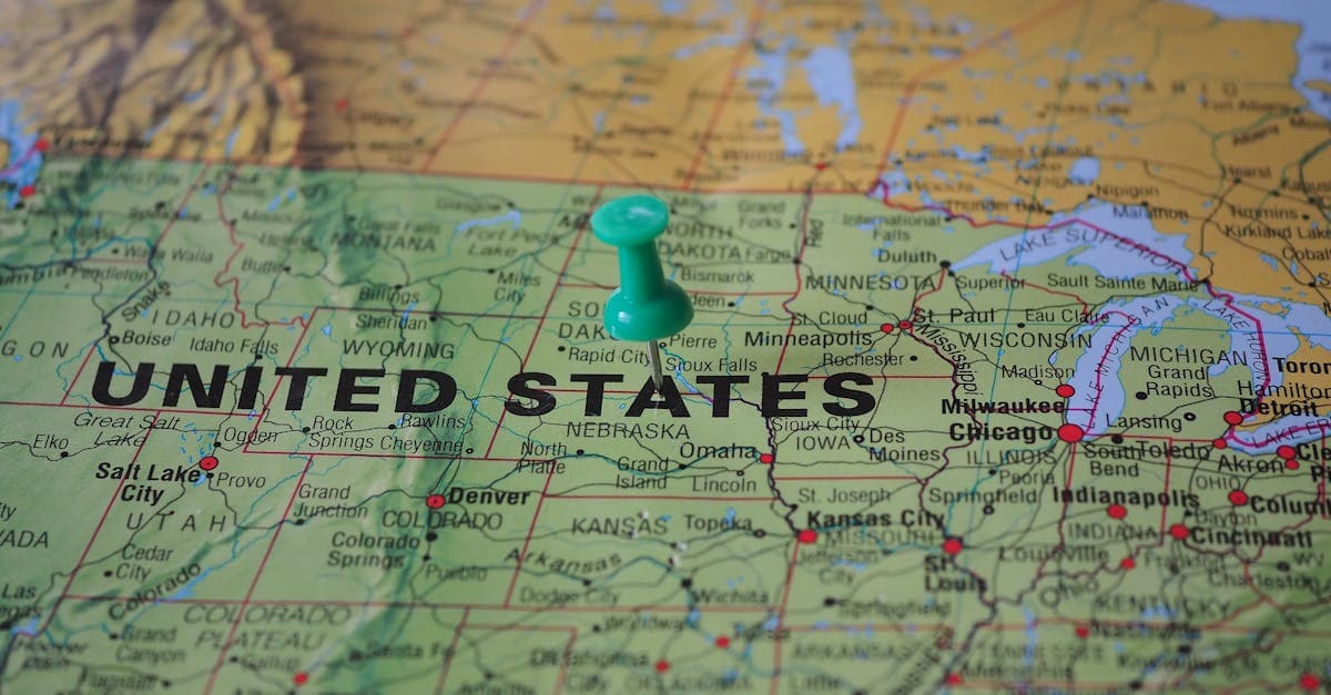 US map with location pin representing American travelers researching the best esim japan options before departure.