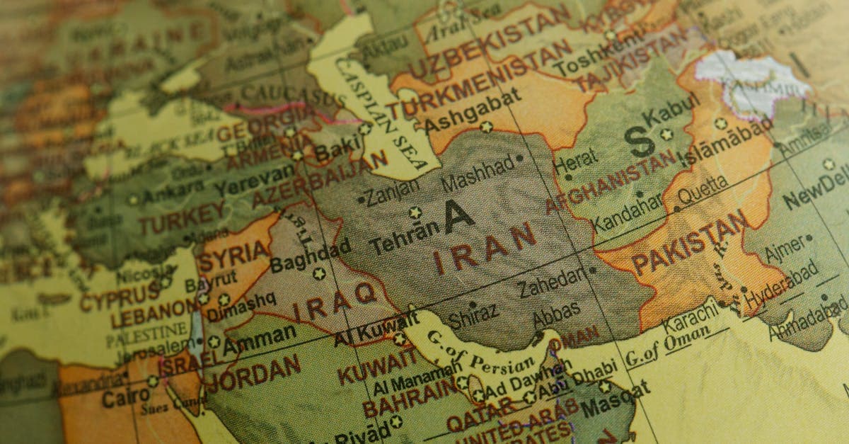 Nahostkarte mit Ländergrenzen zeigt Konfliktregion im Krieg USA Iran für deutsche Reisende