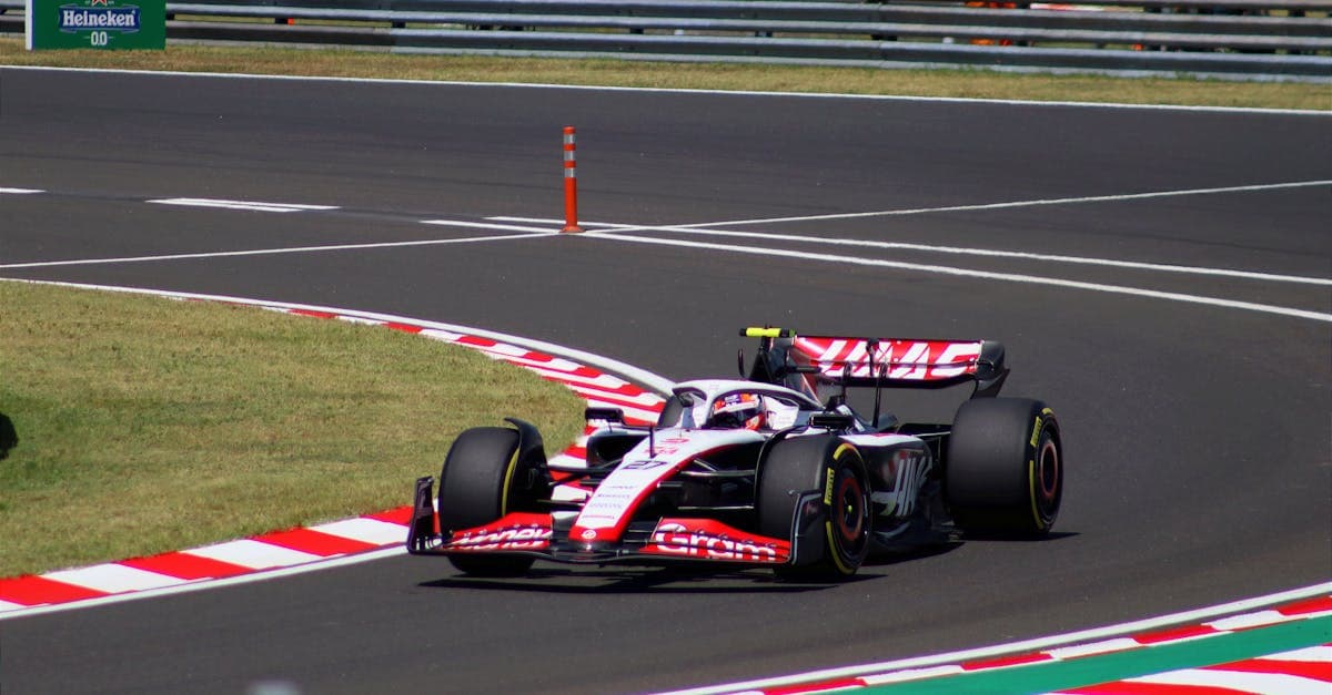 F1 2026年完全ガイド:新レギュレーション、ドライバー変更、日本GP情報 - eSIM and international travel guide by HelloRoam