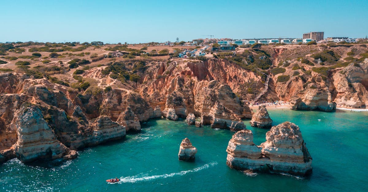 O que fazer no Algarve: guia completo de actividades para 2026 - guia de eSIM e viagens internacionais por HelloRoam