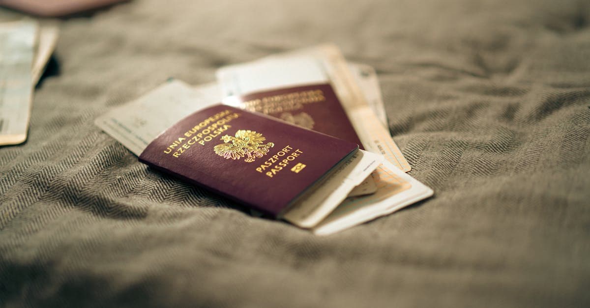 Polski paszport i dokumenty podróżne niezbędne do uzyskania wizy Egipt dla polskich obywateli.