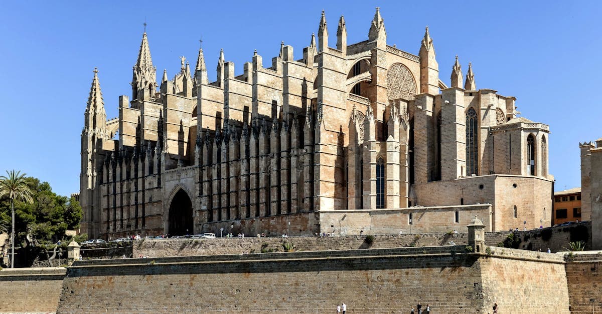 Mallorca Vejr 2026: Temperaturer og Rejsetips for Alle Måneder - eSIM travel guide by HelloRoam