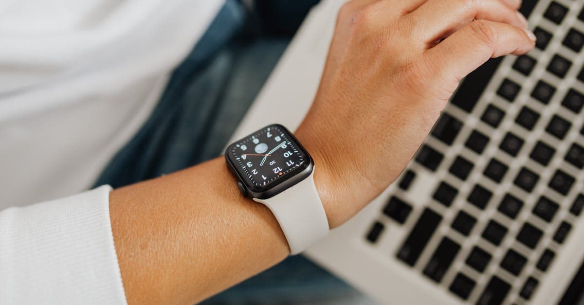 Samsung Galaxy Watch in 2026: Modellen, Features en eSIM Uitgelegd - eSIM travel guide by HelloRoam