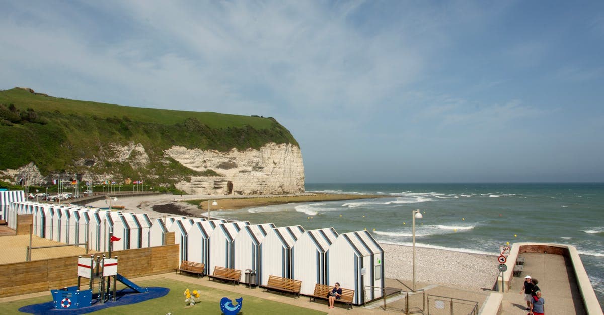 Camping Zuid-Frankrijk: Beste Regio's, Campings en Tips voor 2026 - eSIM travel guide by HelloRoam