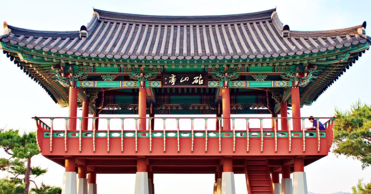 한국 여행 출발 전 체크리스트와 함께 준비할 대구 전통 누각의 화려한 전경