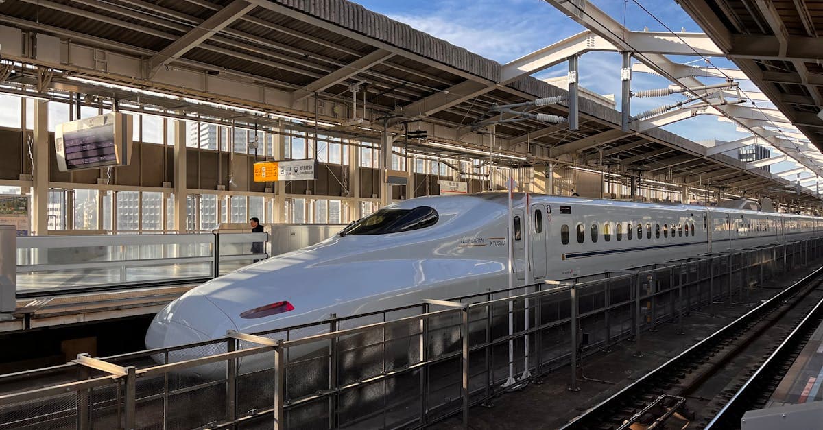 ゴールデンウィーク2026 日程・最大連休・旅行先を完全解説 - HelloRoamによる旅行ガイドとeSIMアドバイス